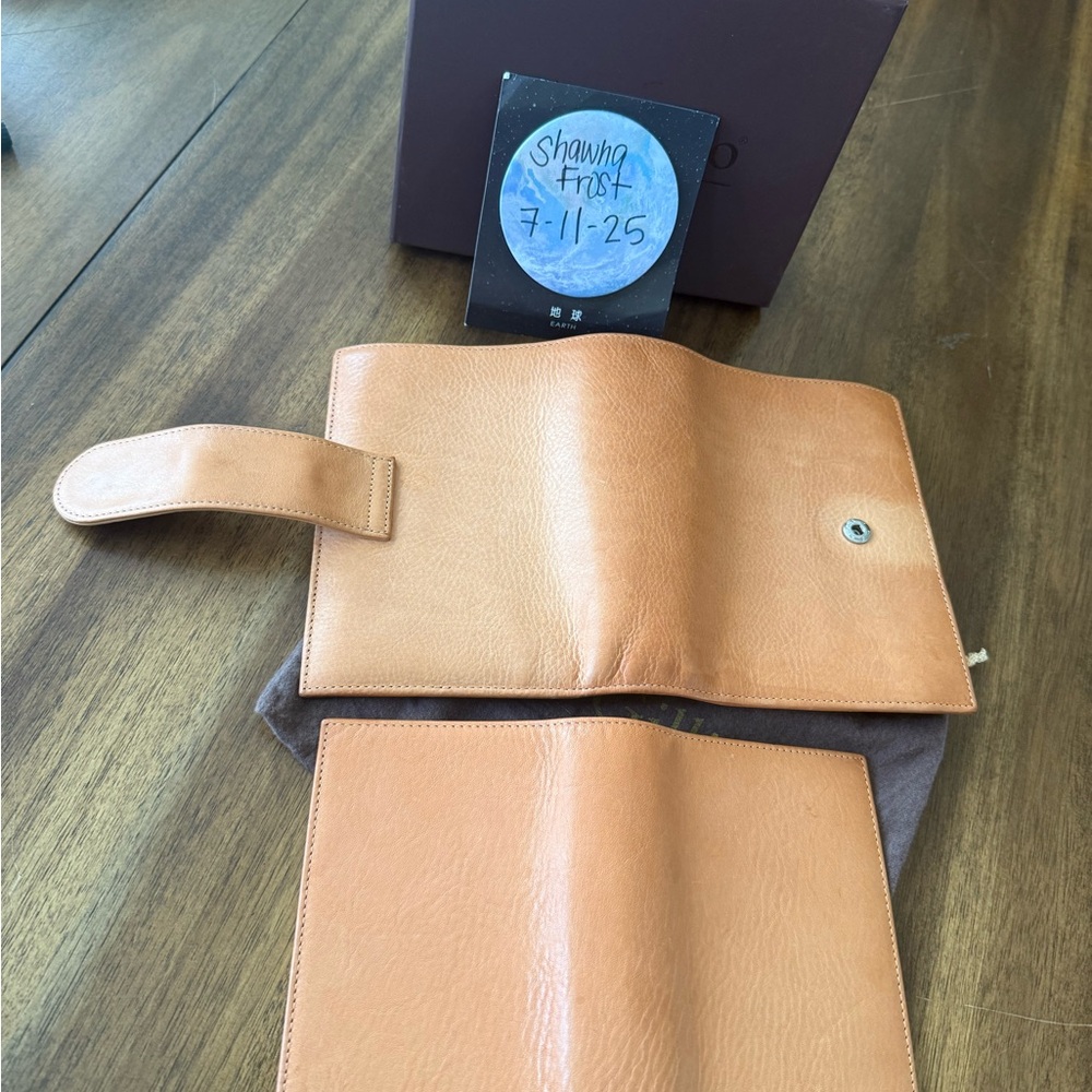 Gillio pocket Mia Cara. Epoca undyed leather.